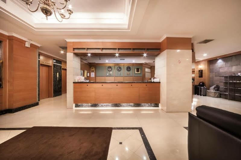 華麗大飯店ferrary Hotel Тайбэй Экстерьер фото